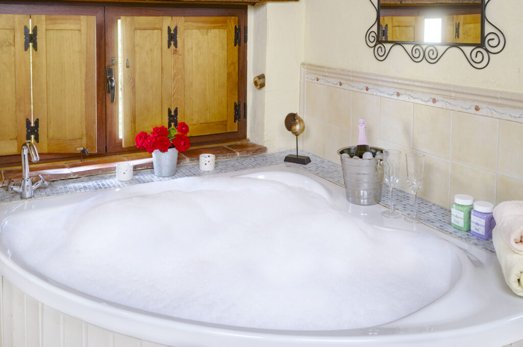 casa rural spa aravalle el colirrojo hidromasajeespuma scaled
