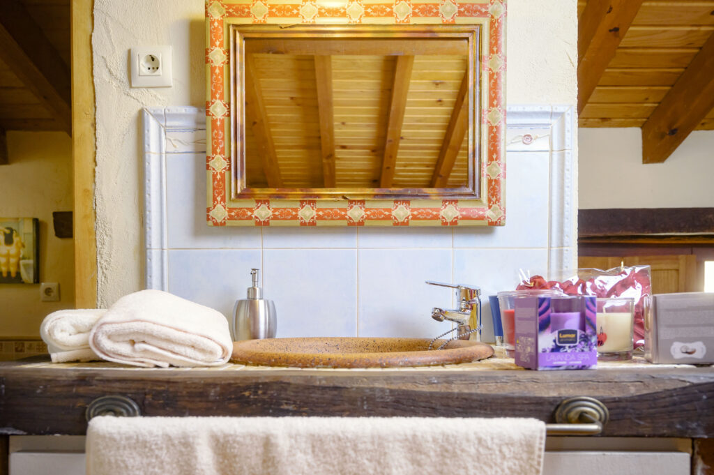 casa rural spa aravalle el colirrojo lavabo scaled