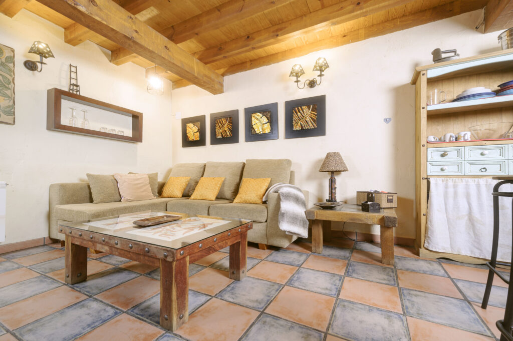 casa rural spa aravalle el colirrojo salon scaled