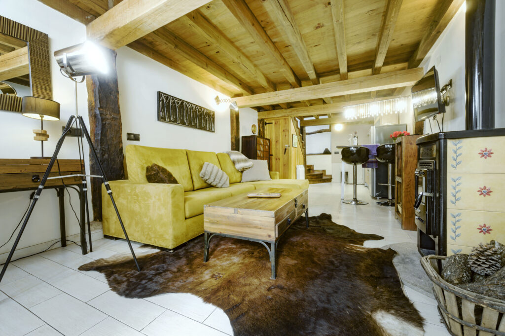 casa rural spa aravalle el naturalista saloncompleto scaled